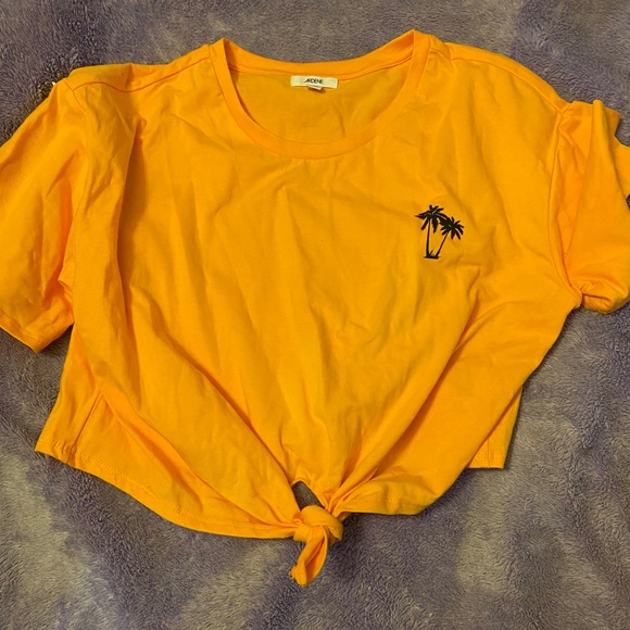 Summer front tie t-shirt - Picture 1 of 3